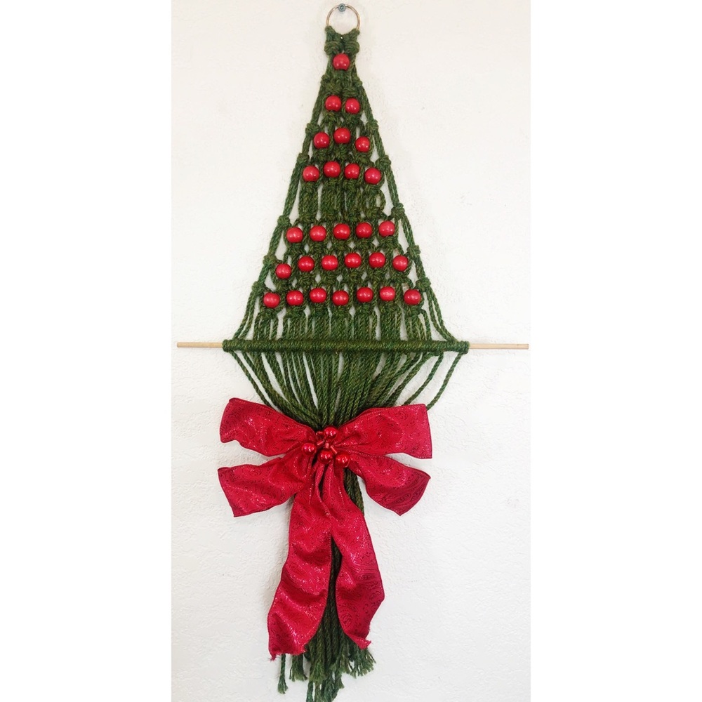 Vintage Handmade Macrame Green Christmas Tree 35”Red Wood Beads Wall Hanging